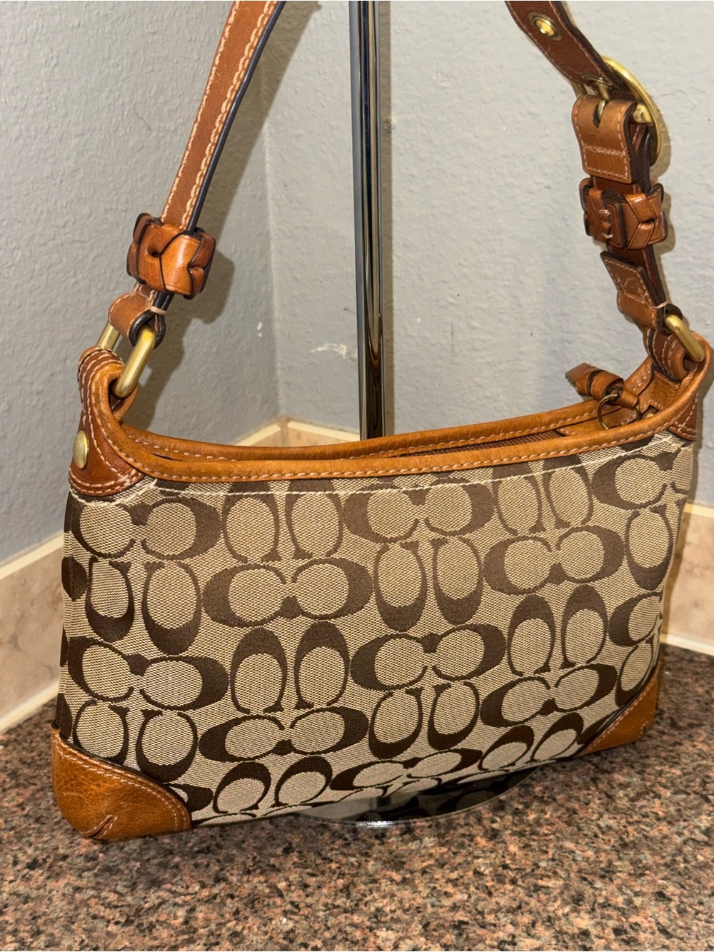 Coach Bleecker vintage Y2K Signature Hobo Bag ✨ EUC